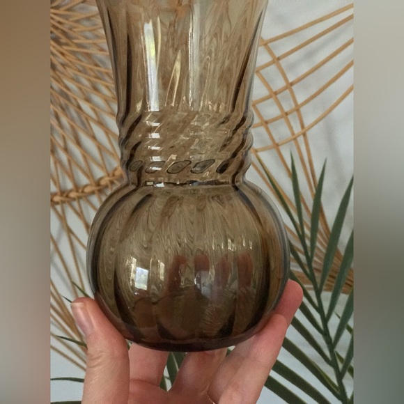 Anchor hocking Smokey small vase - Picture 6 of 8